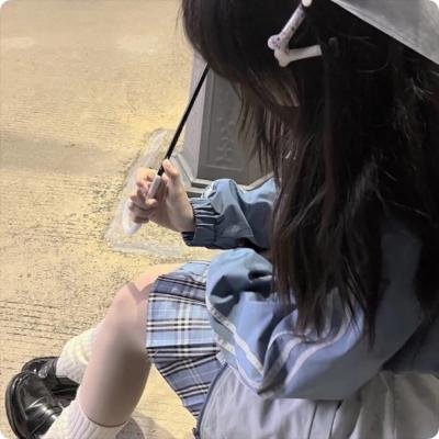如月微笑